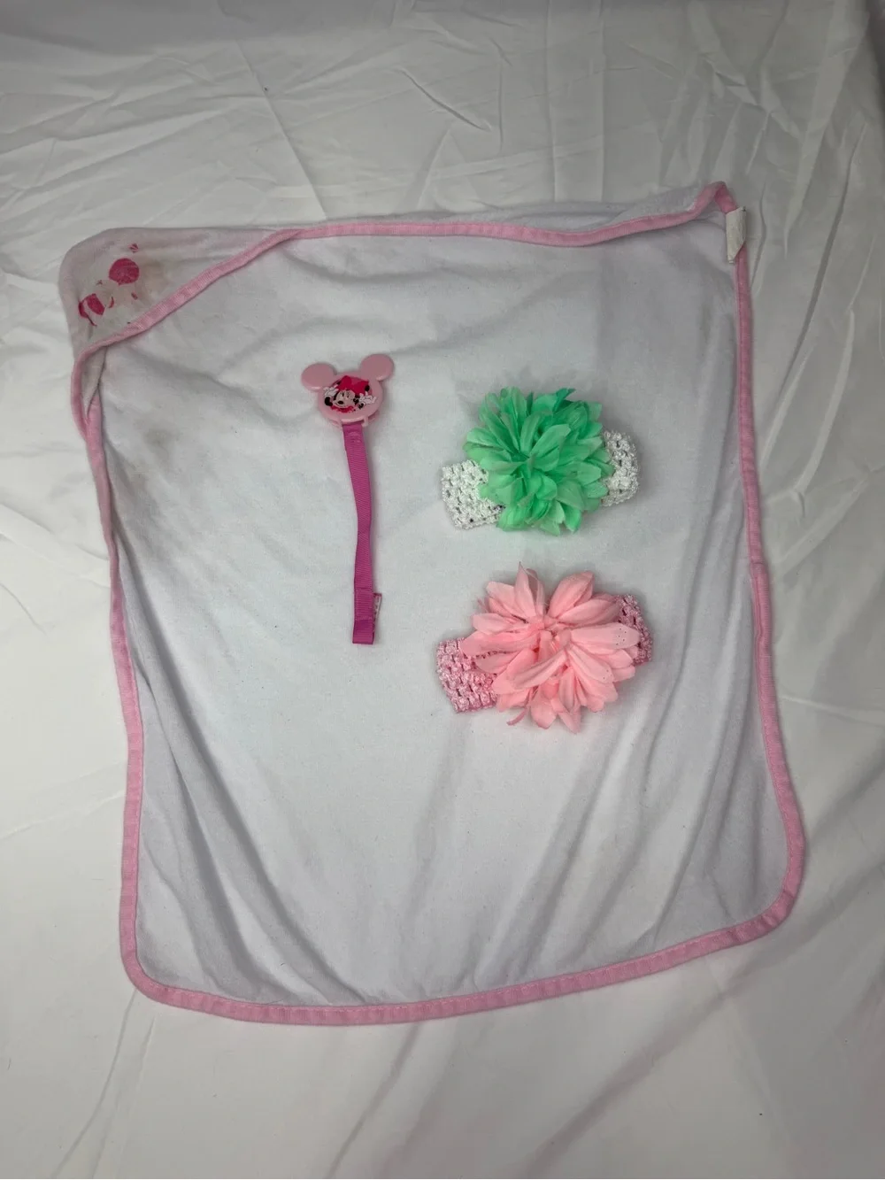 Faded Glory White Blanket with Pink Trim and Pink & Green Floral Headbands